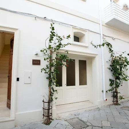 Palazzo '800 : Graniglie レヴェラーノ