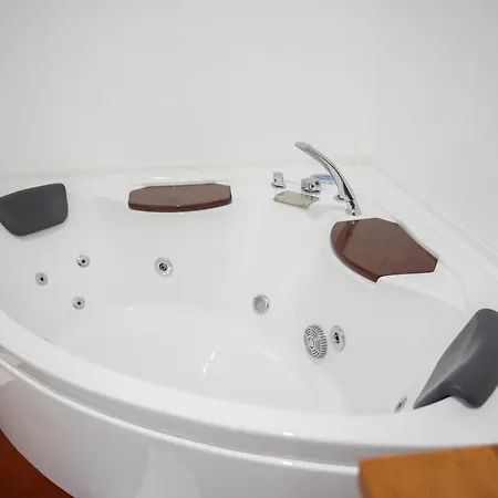 ゲストハウス Palazzo '800 : Graniglie レヴェラーノ